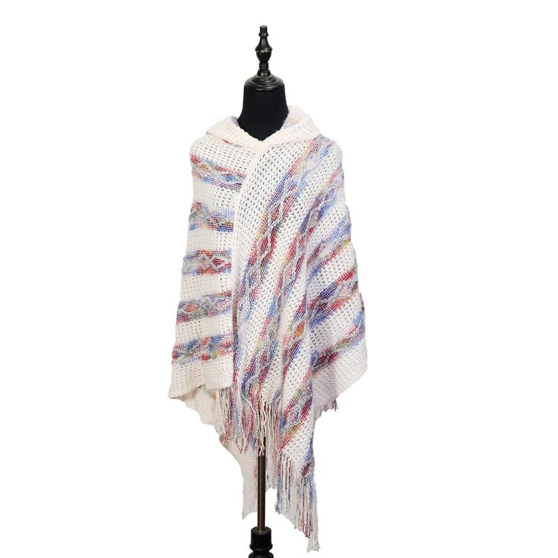 Elfenbensfärgad stickad poncho med huva