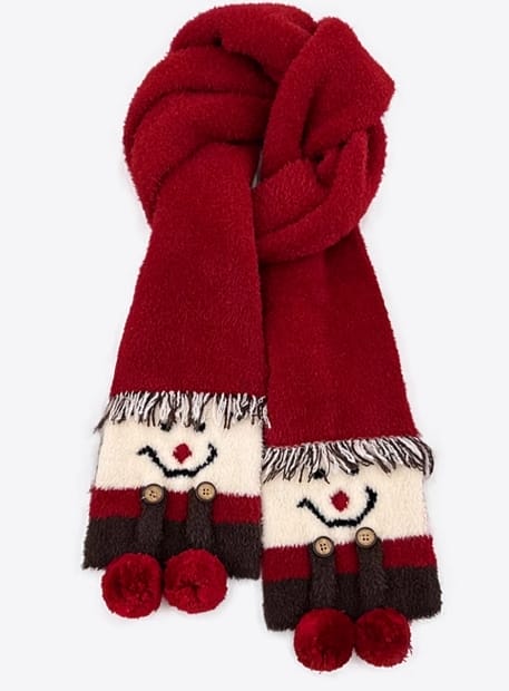 Röd fluffig vinterskarf med snögubbemönster