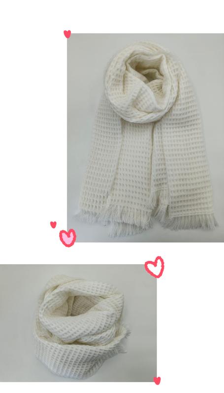 Krämvit vaffelmönstrad halsduk med fransar
