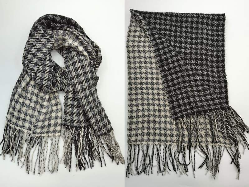 Svart och krämvit houndstooth-vävd halsduk med fransar