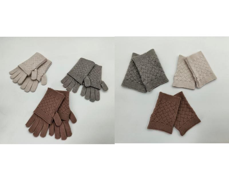 Stickade handskar och pulsvärmare med diamantmönster i beige
