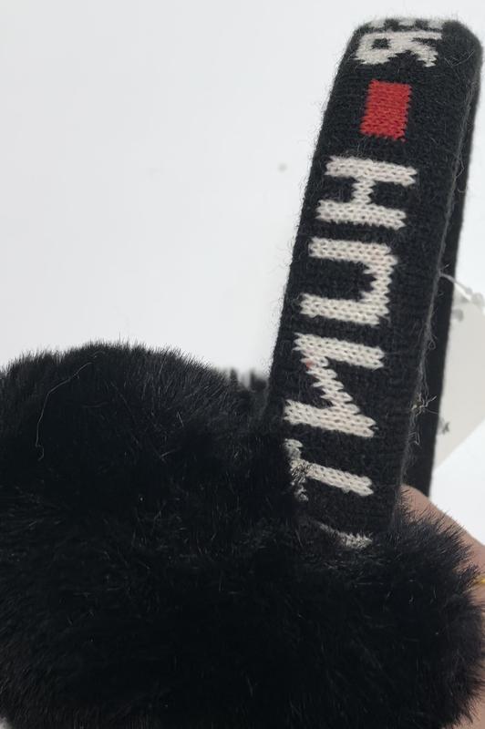 Grå fluffiga fuskpäls-hörselskydd med ljusbrun pannband