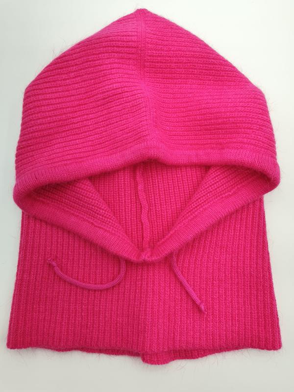 `Knit balaclava i skrikrosa med ribbstickning och dragsnoddar