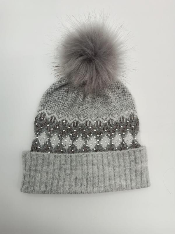 Grå stickad mössa med Fair Isle-snöflingmönster