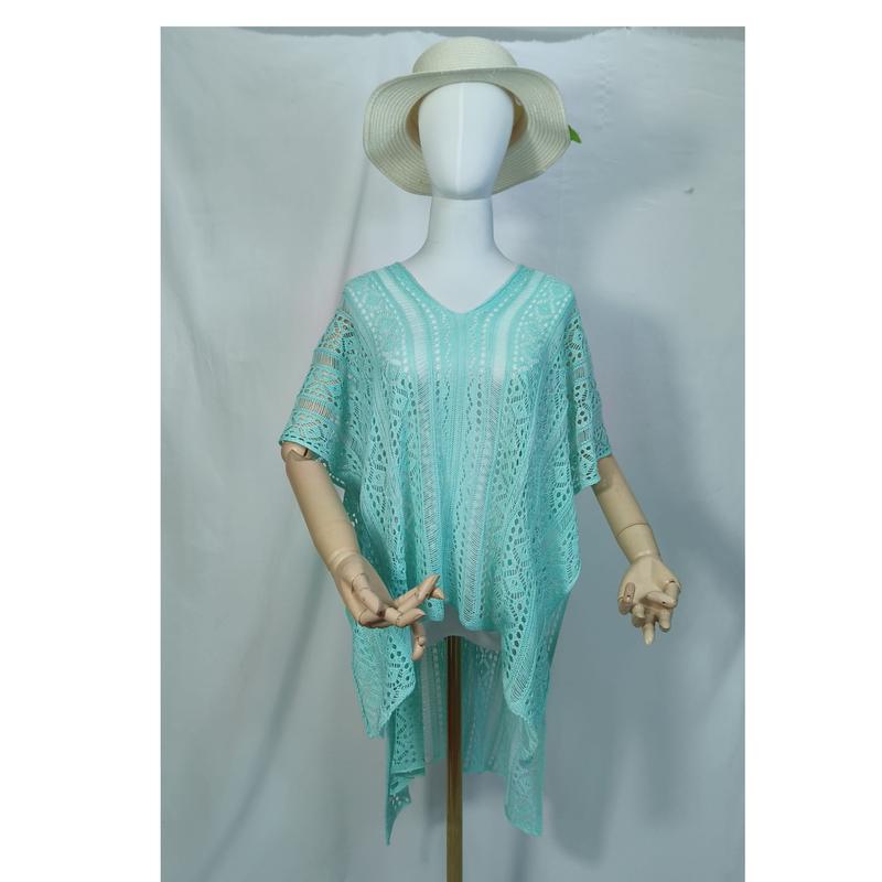 Aqua mintgrön kaftan i virkad spets med V-ringning och vida ärmar