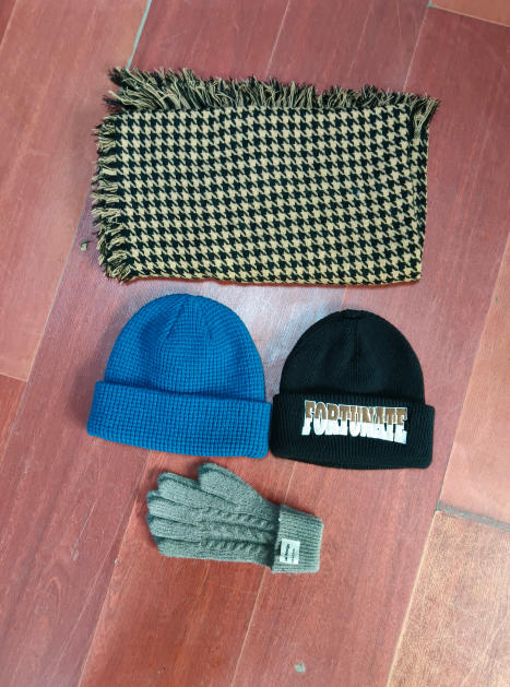  Knit Beanies & Cable Knit Gloves Winter Set